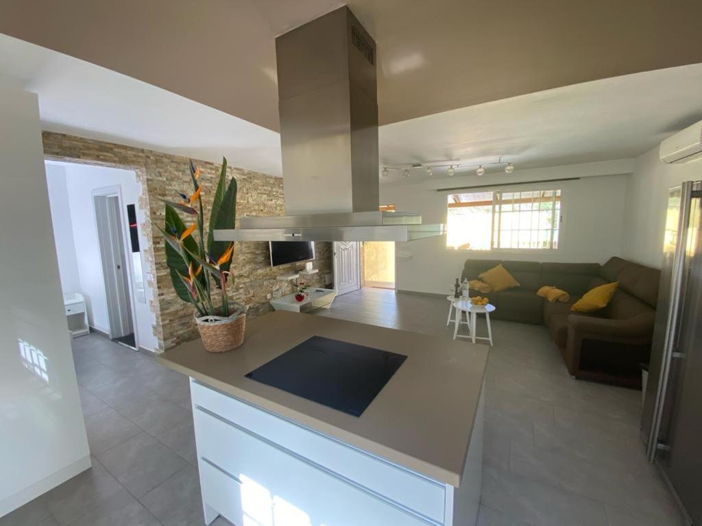 Sunny Carmelito Deluxe Apartment Mogan Luaran gambar