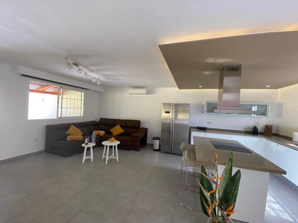 Sunny Carmelito Deluxe Apartment Mogan Luaran gambar