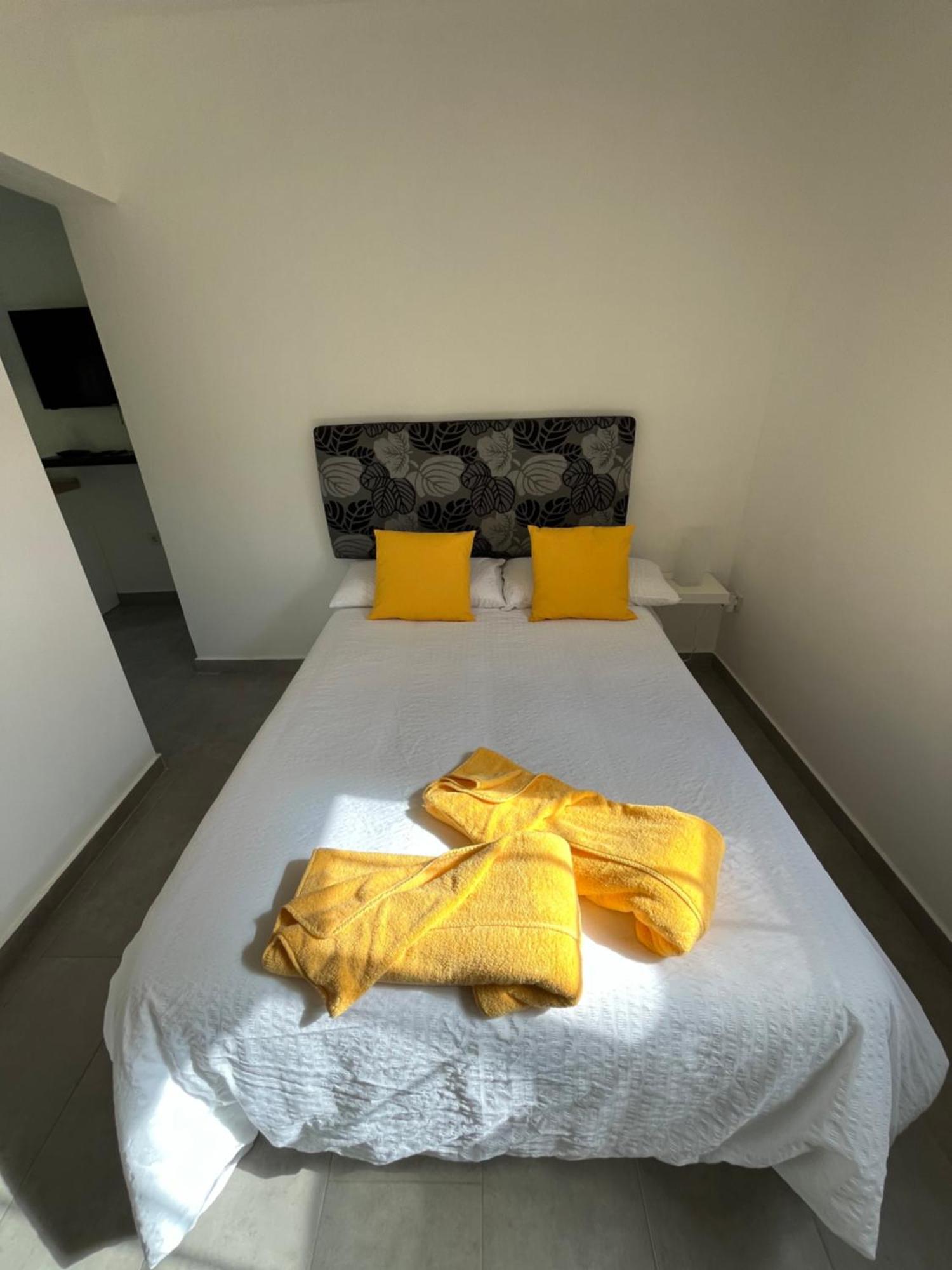 Sunny Carmelito Deluxe Apartment Mogan Luaran gambar